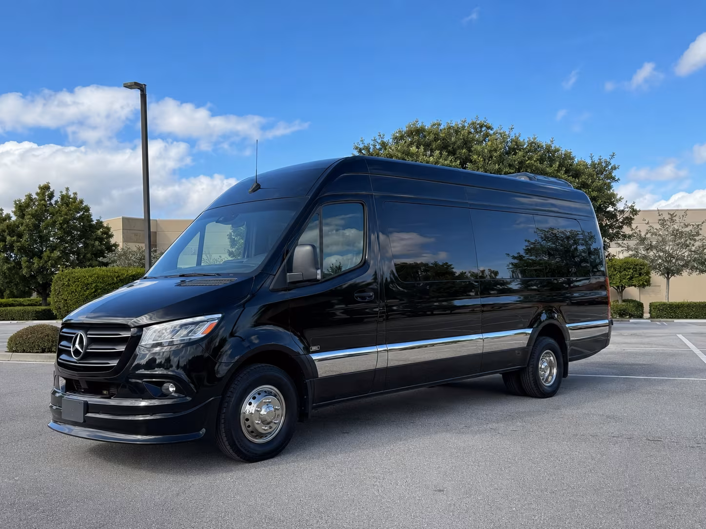 find the perfect transportation for your next airport transfer 4
